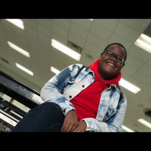 Meet your Posher, Elijah